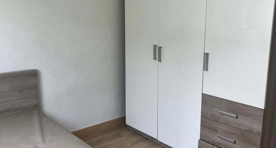 For rent 3 bedrooms townhouse in Lat Phrao, Bangkok