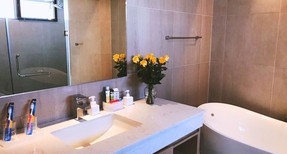 For sale 5 bedrooms house in Hang Dong, Chiang Mai