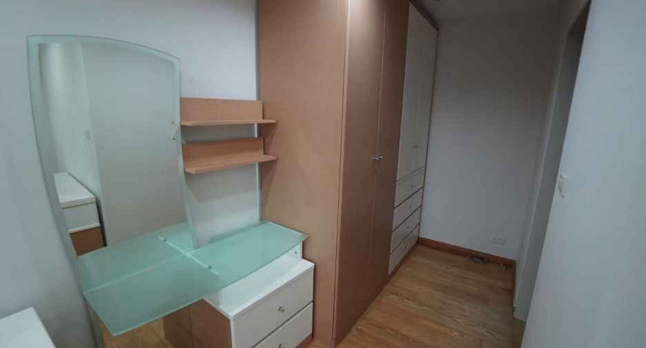 À louer 3 chambres condo à Pathum Wan, Bangkok