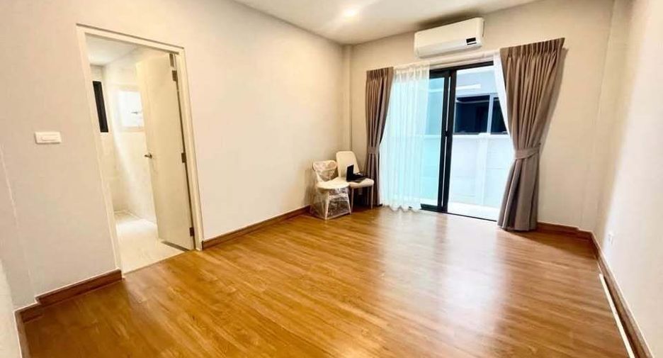Аренда 4 спальни дом в Bang Phli, Самутпракан