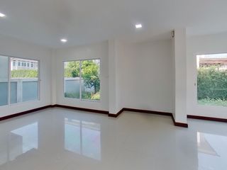 À vendre 3 chambres maison à Doi Saket, Chiang Mai