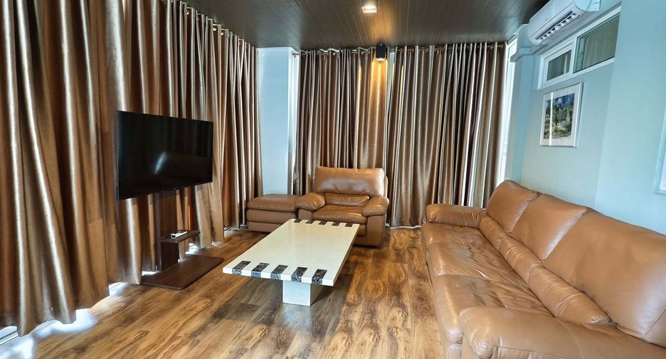 For rent 5 bedrooms house in Bang Kapi, Bangkok