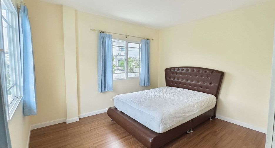 For rent 5 bedrooms house in Bang Kapi, Bangkok