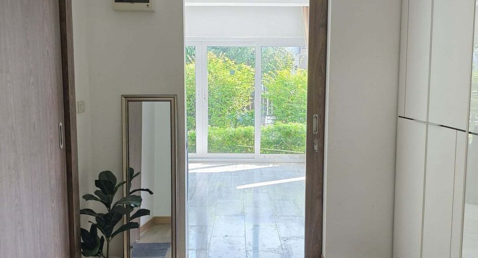 For rent 5 bedrooms house in Bang Kapi, Bangkok