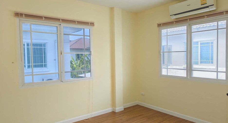 For rent 5 bedrooms house in Bang Kapi, Bangkok