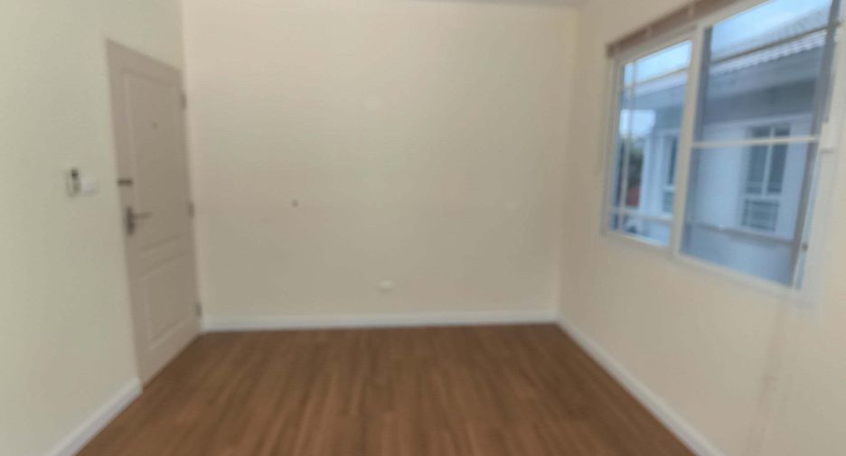 For rent 5 bedrooms house in Bang Kapi, Bangkok