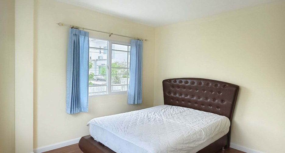 For rent 5 bedrooms house in Bang Kapi, Bangkok