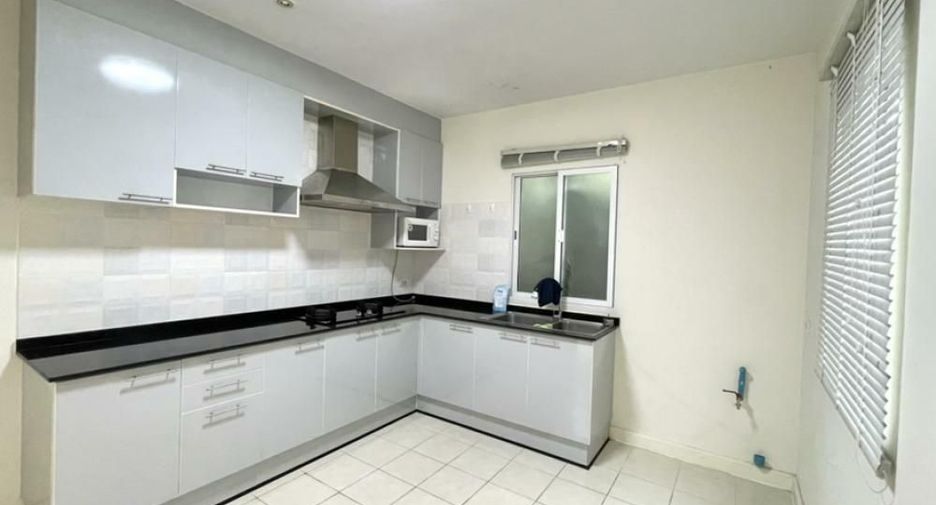 For rent 3 bedrooms house in Suan Luang, Bangkok