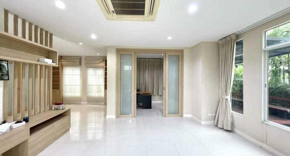 For rent 3 bedrooms house in Suan Luang, Bangkok