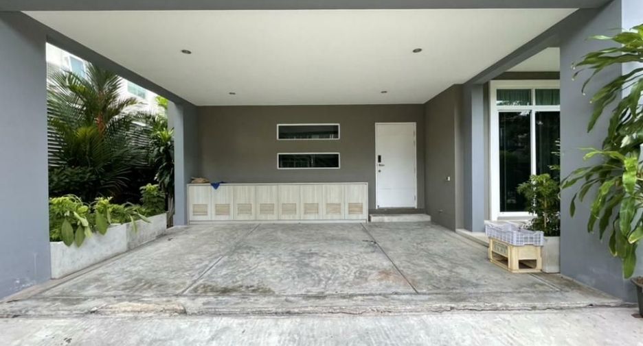 For rent 3 bedrooms house in Suan Luang, Bangkok