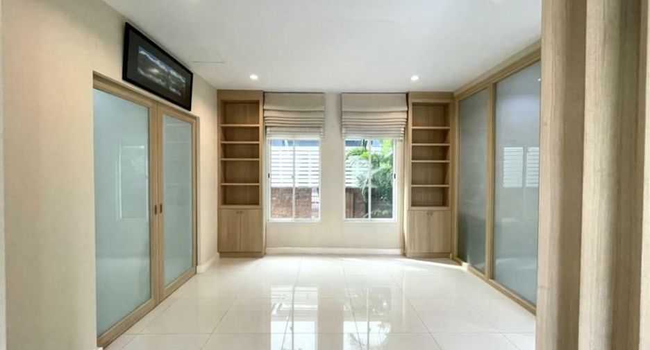 For rent 3 bedrooms house in Suan Luang, Bangkok
