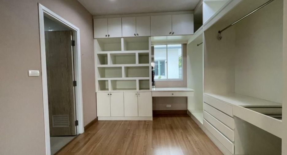For rent 3 bedrooms house in Suan Luang, Bangkok