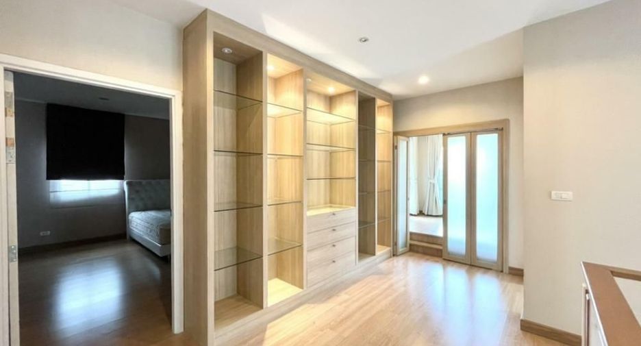 For rent 3 bedrooms house in Suan Luang, Bangkok