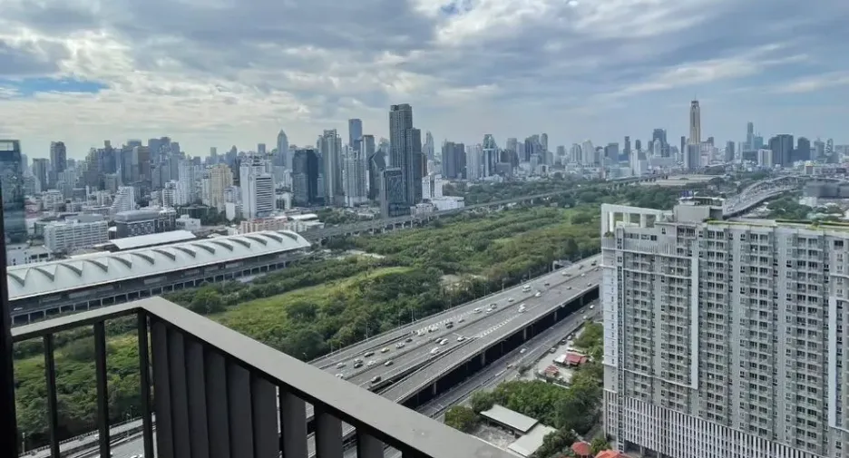 出租 2 卧室 公寓 在 Huai Khwang, 曼谷