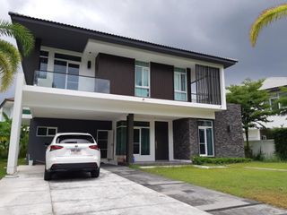 For sale 4 bedrooms house in Mueang Chiang Mai, Chiang Mai