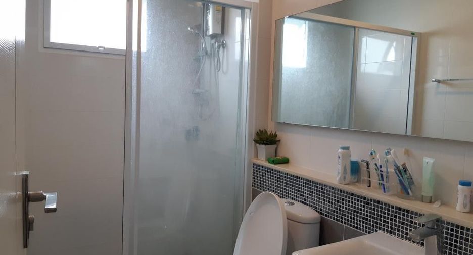 For sale 4 bedrooms house in Mueang Chiang Mai, Chiang Mai