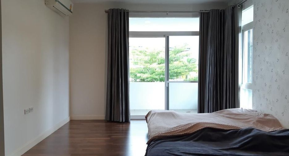 For sale 4 bedrooms house in Mueang Chiang Mai, Chiang Mai