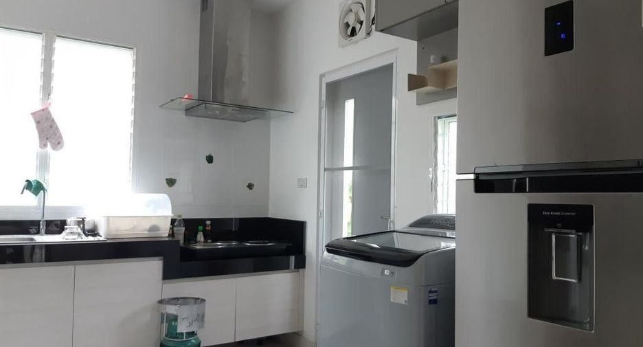 For sale 4 bedrooms house in Mueang Chiang Mai, Chiang Mai