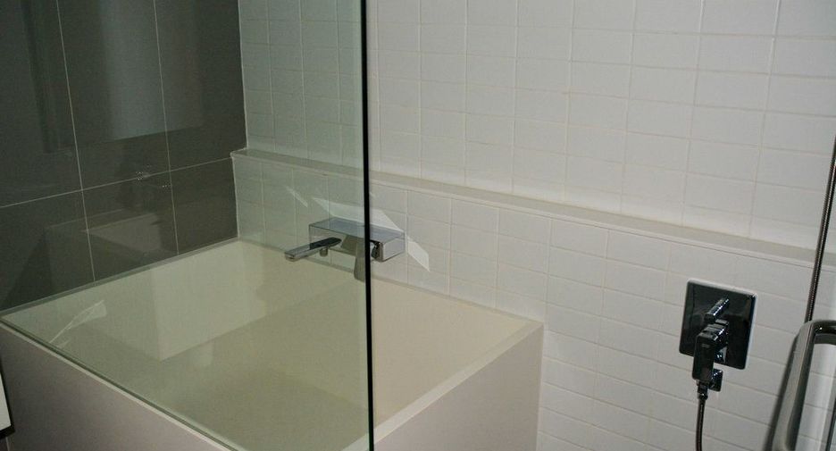 For sale 1 bed condo in Phra Khanong, Bangkok