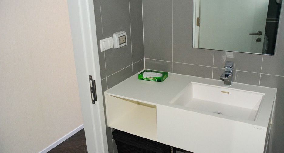 For sale 1 bed condo in Phra Khanong, Bangkok