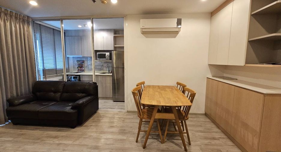 For rent 2 bedrooms condo in Bangkok Noi, Bangkok