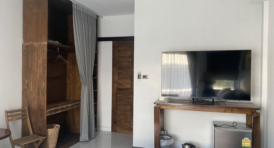 For sale 8 bedrooms townhouse in Mueang Chiang Mai, Chiang Mai