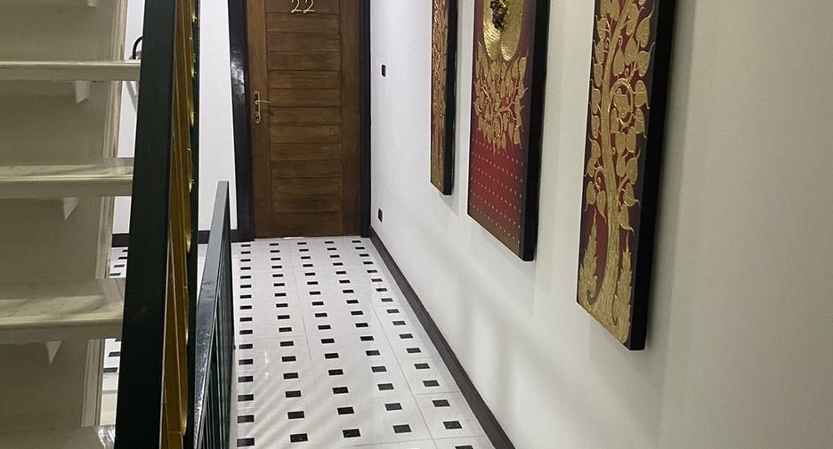 For sale 8 bedrooms townhouse in Mueang Chiang Mai, Chiang Mai
