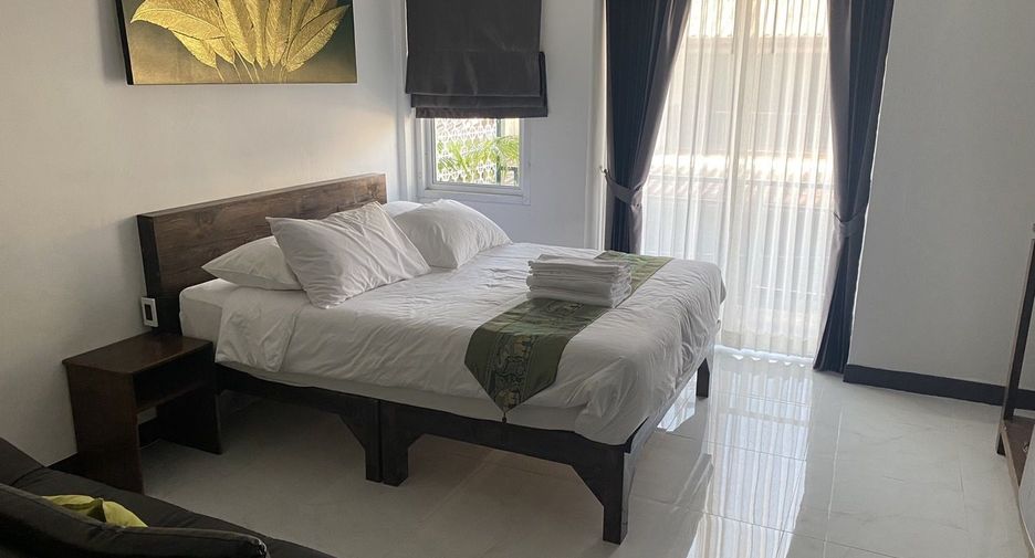 For sale 8 bedrooms townhouse in Mueang Chiang Mai, Chiang Mai