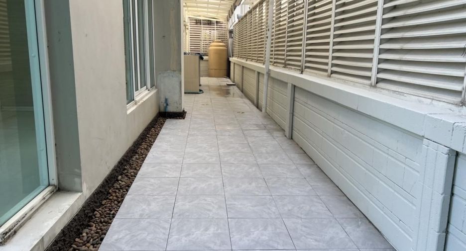 Haus zum Kauf mit 5 Zimmer in Taling Chan, Bangkok