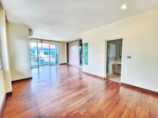 For sale 5 bedrooms house in Taling Chan, Bangkok