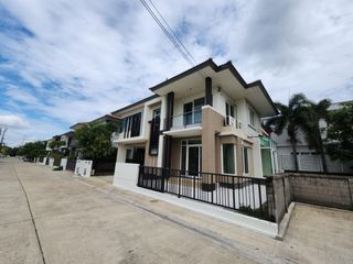For sale 5 bedrooms house in Taling Chan, Bangkok