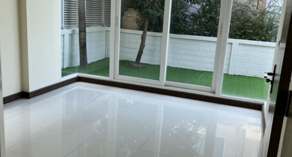 Haus zum Kauf mit 5 Zimmer in Taling Chan, Bangkok