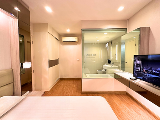 For rent 2 bedrooms condo in Phra Khanong, Bangkok