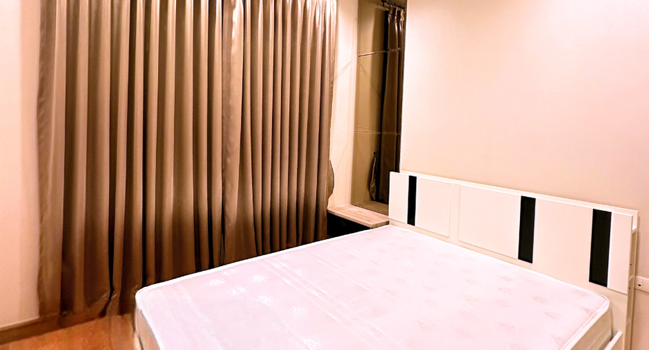 For rent 2 bedrooms condo in Phra Khanong, Bangkok
