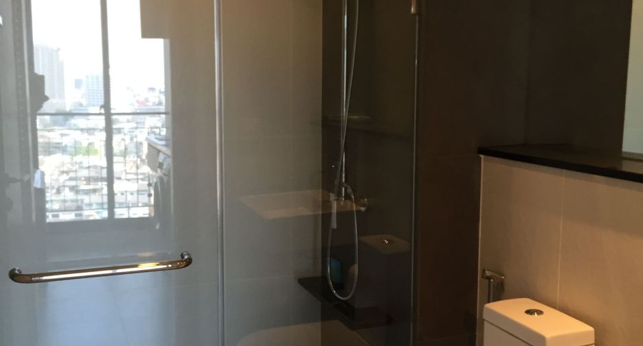 For rent studio condo in Khlong San, Bangkok