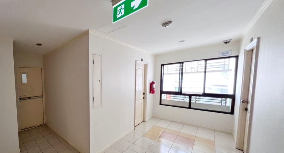 For sale 1 bed condo in Yan Nawa, Bangkok