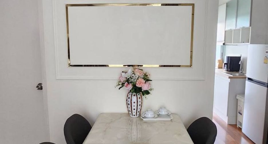 For rent 2 bedrooms condo in Thon Buri, Bangkok