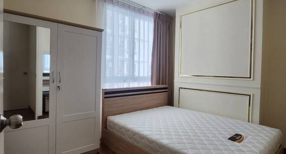 For rent 2 bedrooms condo in Thon Buri, Bangkok