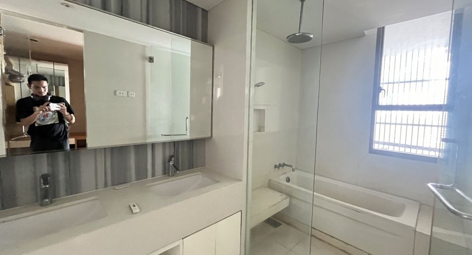 Condo en alquiler de 2 habitaciones en Khlong Toei, Bangkok