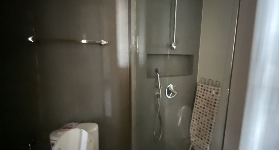 Condo en alquiler de 2 habitaciones en Khlong Toei, Bangkok