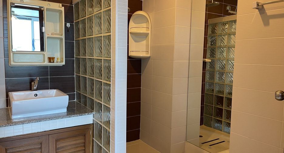 For sale 2 bedrooms condo in Mueang Chiang Mai, Chiang Mai