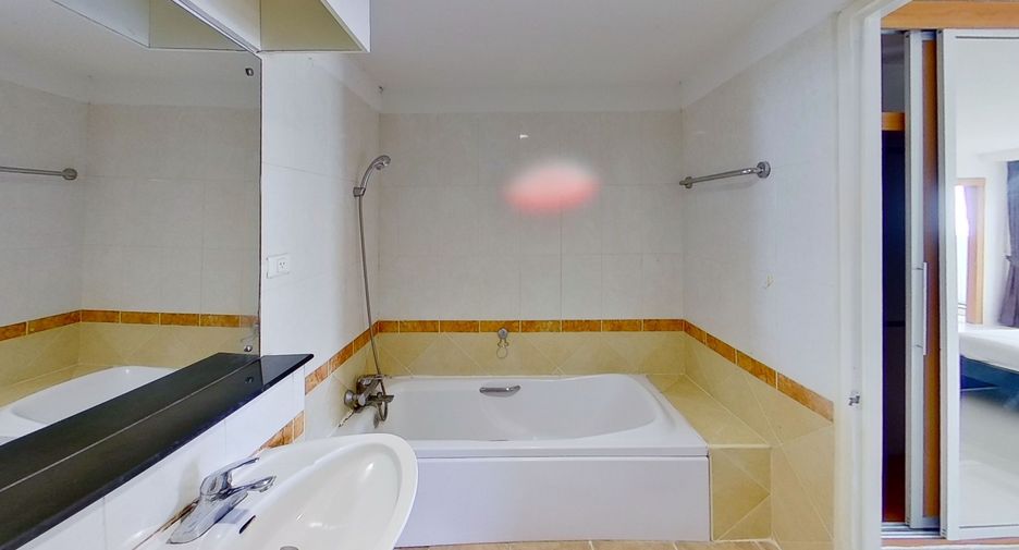 Condo en alquiler de 2 habitaciones en Khlong Toei, Bangkok
