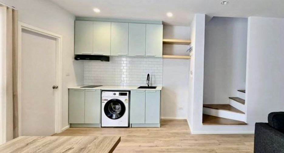 For rent 3 bedrooms townhouse in Mueang Chiang Mai, Chiang Mai
