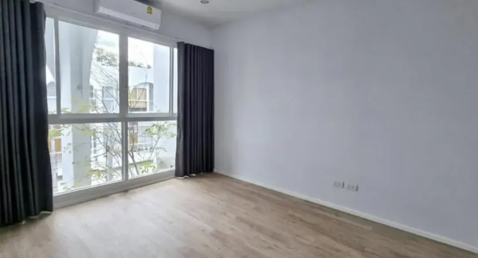 For rent 3 bedrooms townhouse in Mueang Chiang Mai, Chiang Mai