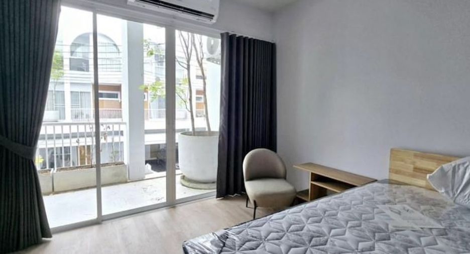 For rent 3 bedrooms townhouse in Mueang Chiang Mai, Chiang Mai