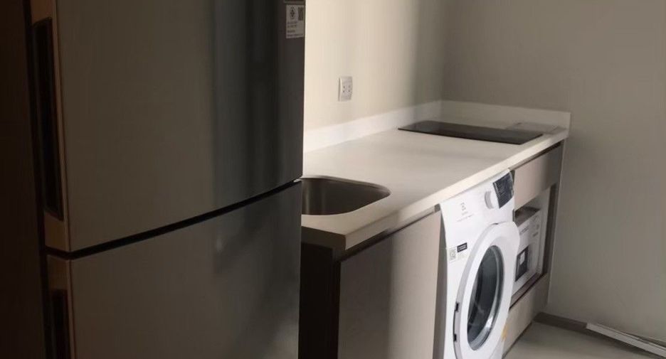 For sale 2 ベッドルーム condo in Huai Khwang, Bangkok