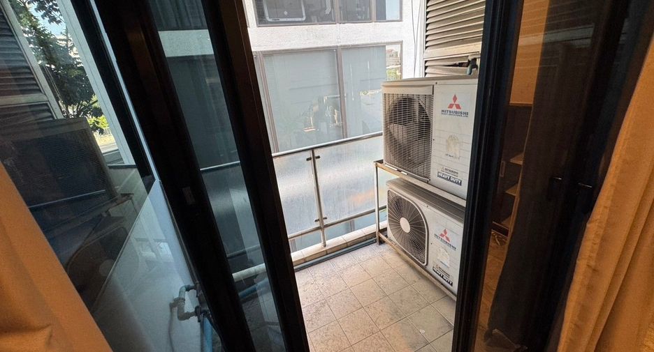 For rent 1 bed condo in Khlong Toei, Bangkok