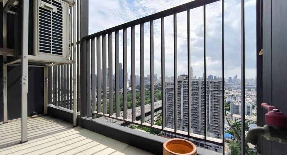 For rent 2 bedrooms condo in Huai Khwang, Bangkok