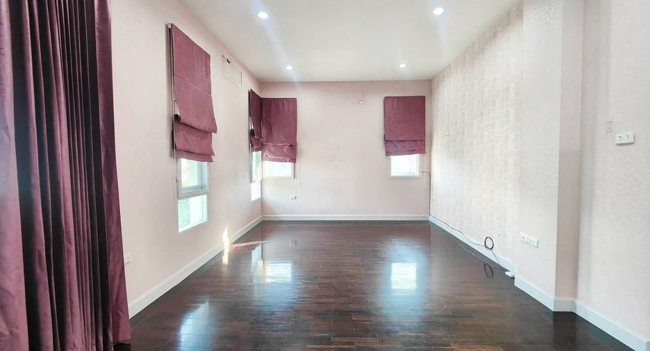 Haus zum Kauf mit 5 Zimmer in Mueang Chiang Mai, Chiang Mai