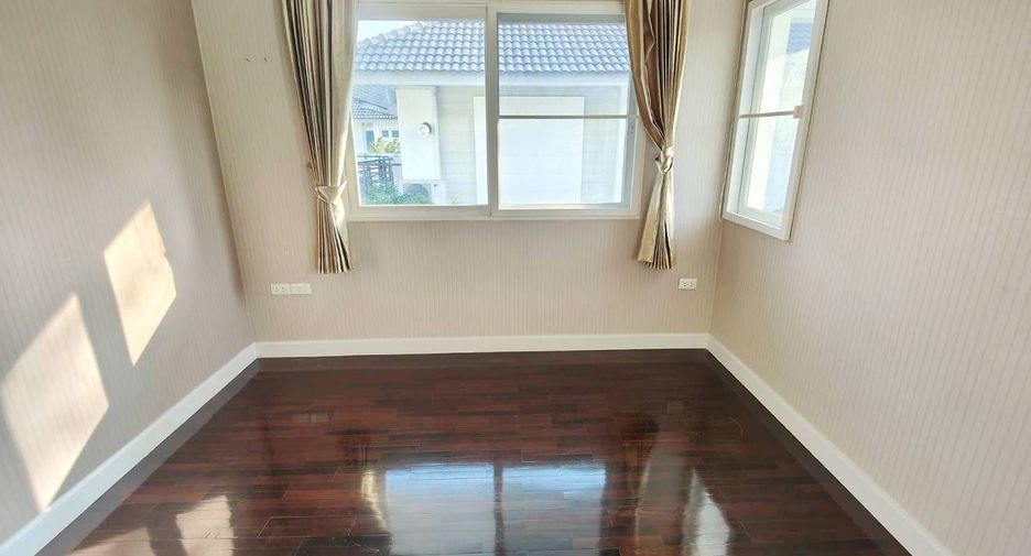 Haus zum Kauf mit 5 Zimmer in Mueang Chiang Mai, Chiang Mai